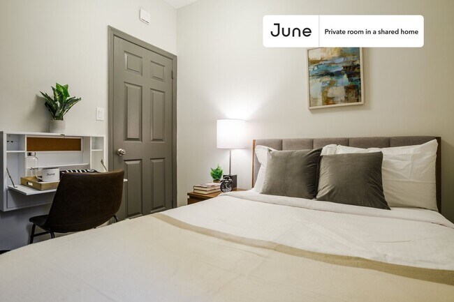 Foto del edificio - Room in Shared 3 bed/1 bath home in Hell's Kitchen