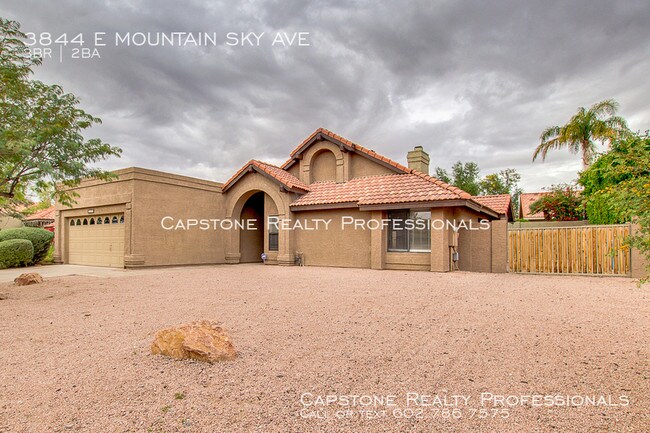 Foto del edificio - Amazing location with Mountain Views!