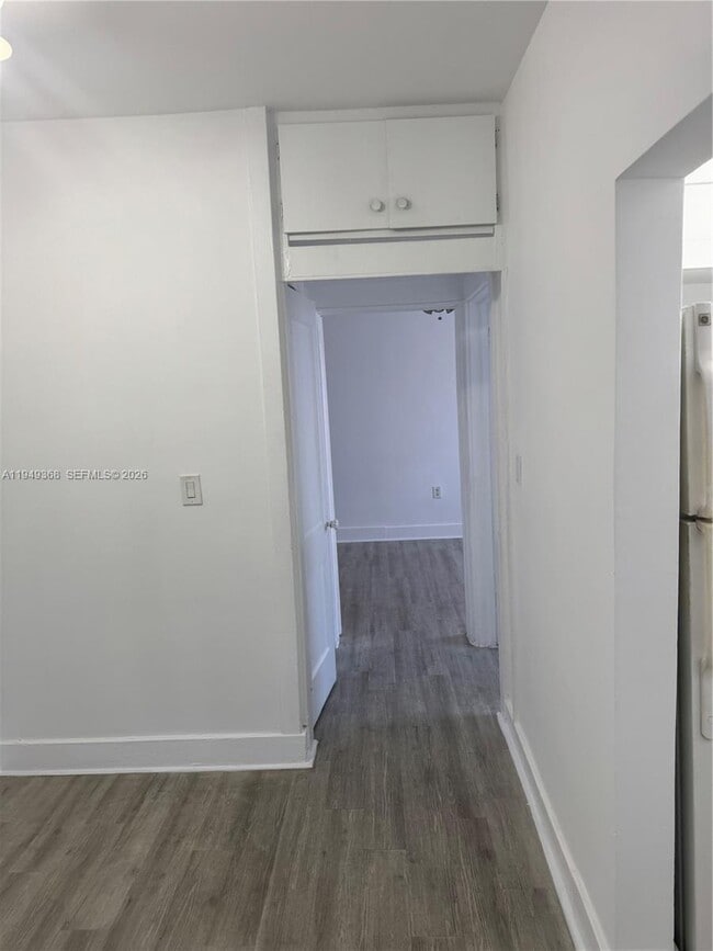 Building Photo - 1552 SW 2nd St