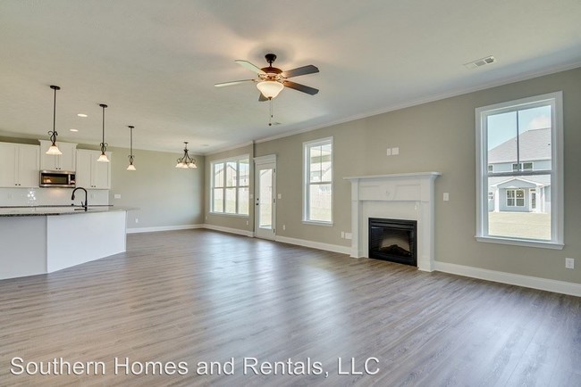 Building Photo - 5 br, 3 bath House - 8669 Crenshaw Drive