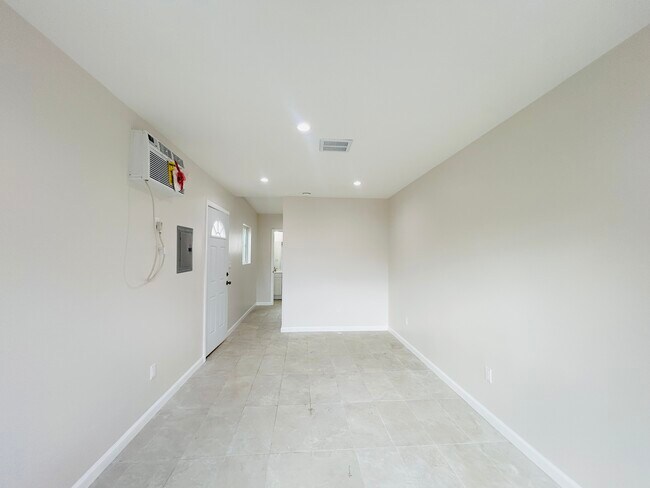 Foto del edificio - 14210 Sylvan St