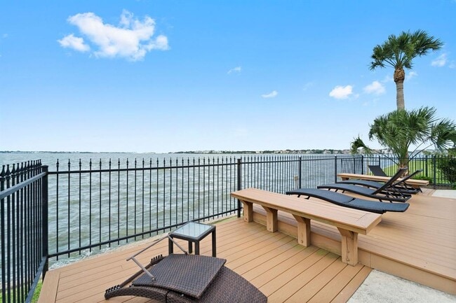Foto del edificio - 309 Lakeside Ln