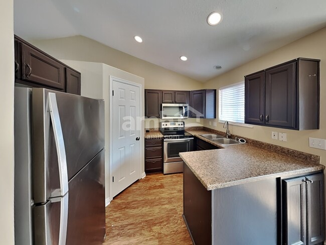 Building Photo - 2665 200 E