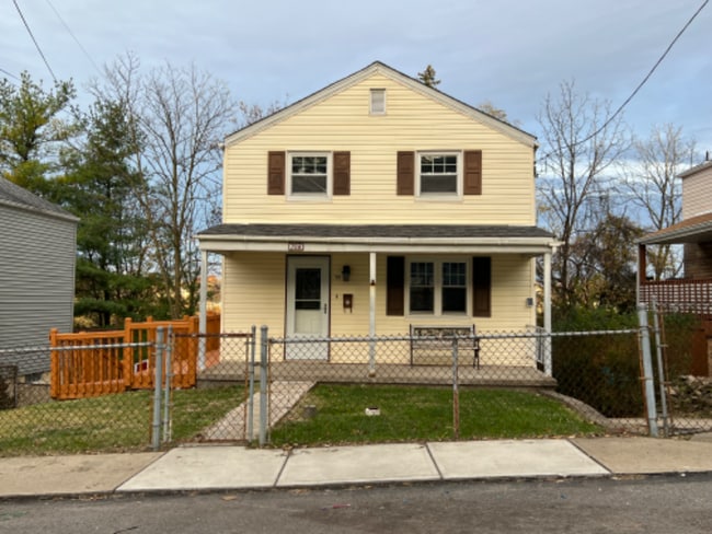 Photo - 706 Hestor Dr House