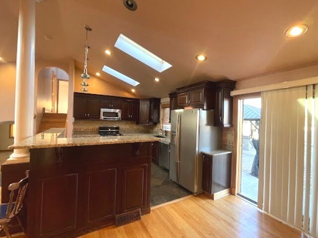 Foto del edificio - 7642 W 105th St