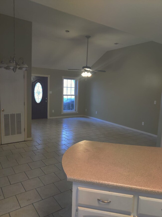 Foto del edificio - 105 Gym Cir