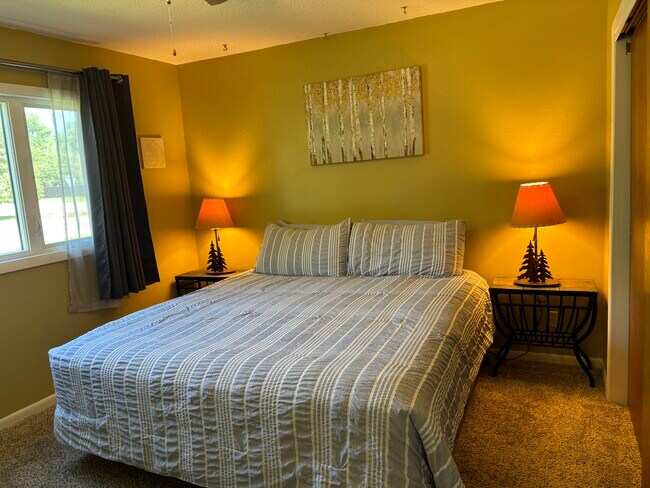 Foto del edificio - 1521 Canyon St