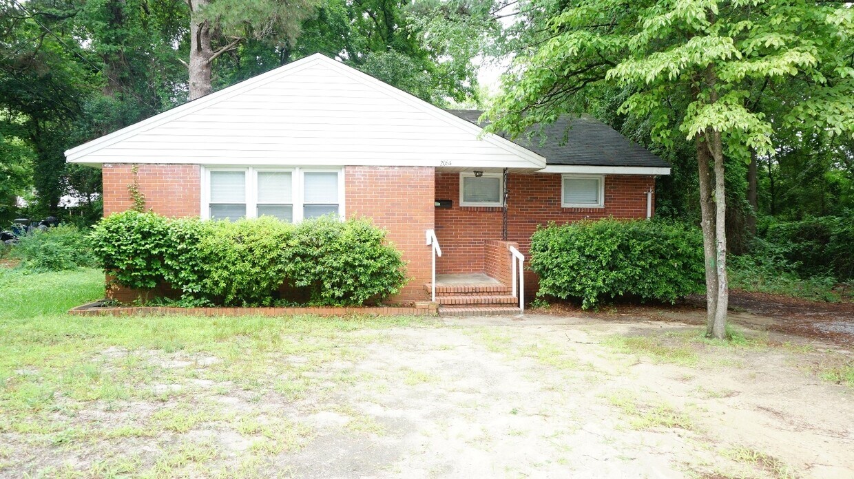 Foto principal - 2064 Seneca Dr