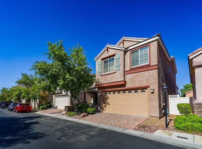 Building Photo - Beautiful Updated 3 Bedroom Home In The Ga...