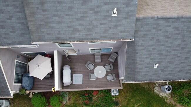 Spacious deck for relaxation - 23 Reed Ct