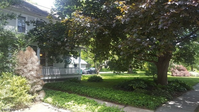 Building Photo - 511 3rd St