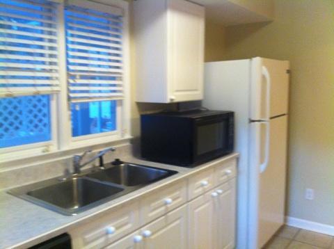 Building Photo - 256 Shallowford Rd