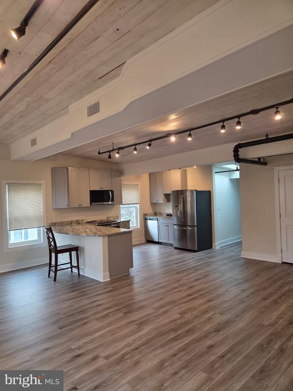 Building Photo - 6 W Loudoun St