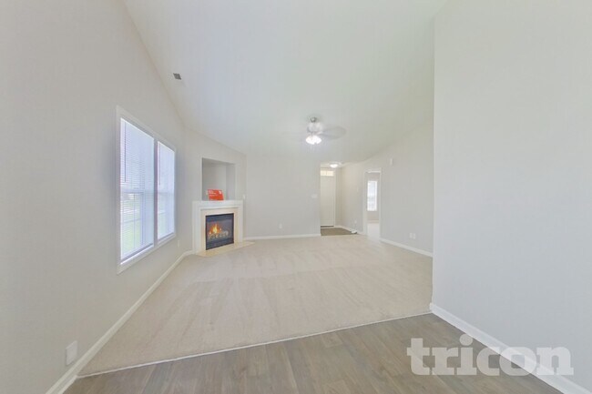 Foto del edificio - 6129 Whispering Brook Ct