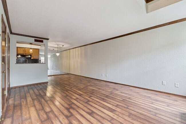 Foto del edificio - 3200 W Britton Rd