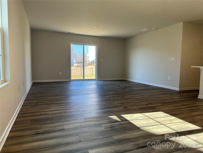 Foto del edificio - 193 Brentwood Dr