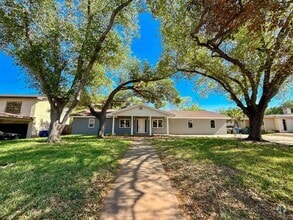 Building Photo - 405 Westmont Dr