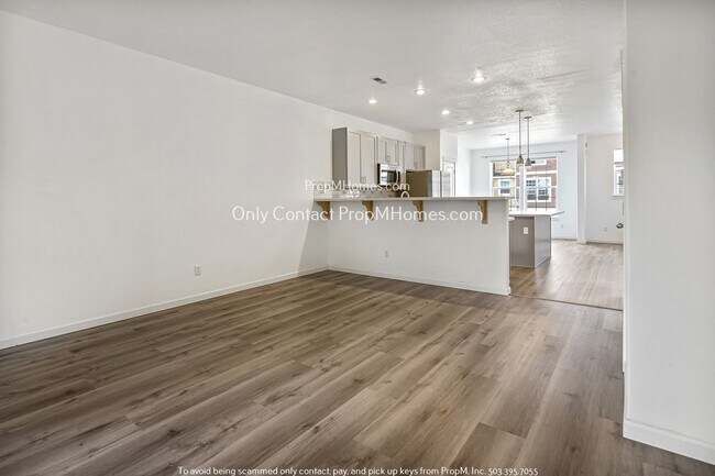 Foto del edificio - Sunlit Sanctuary: Enchanting Three-Bedroom...