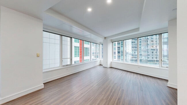 Interior Photo - 100 Pier 4