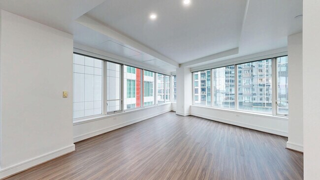 Interior Photo - 100 Pier 4