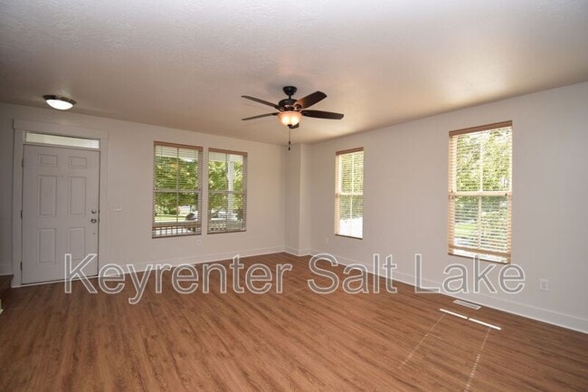 Building Photo - 10656 S Topview Rd