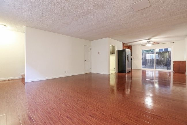 Building Photo - 1133 22nd St
