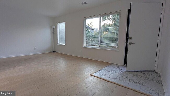 Foto del edificio - 1667 Westwind Way