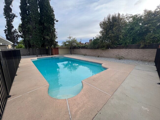 Building Photo - 8941 Balboa Blvd