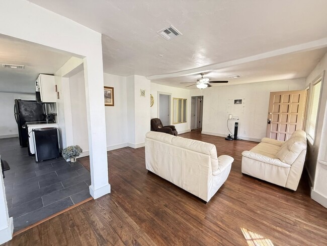 Building Photo - 1820 Overholser Dr