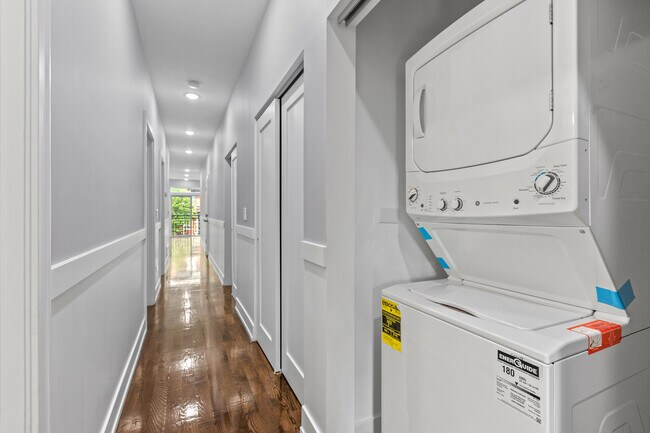 Foto del edificio - 5833 S Calumet Ave