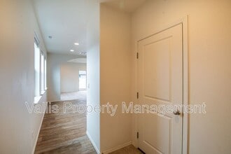 Building Photo - 4850 Heathwood St NE