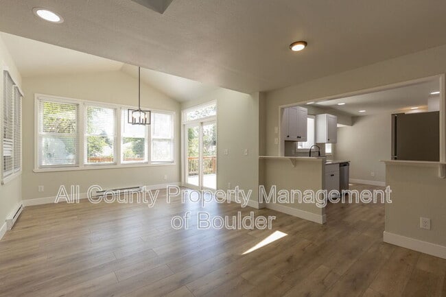 Building Photo - 4734 Essex Ct