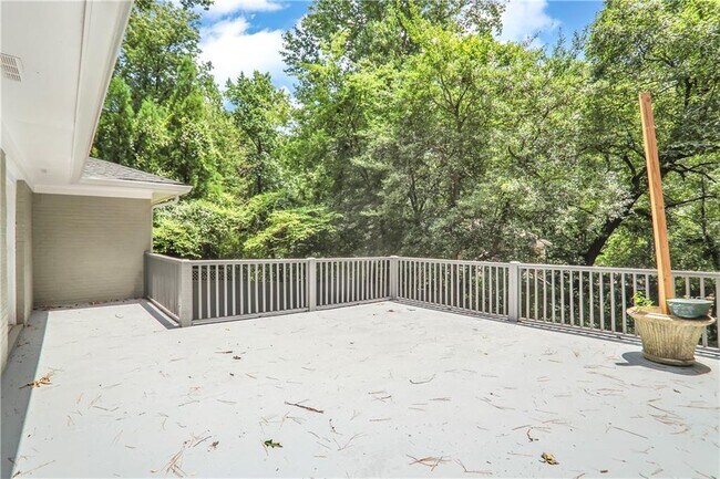 Foto del edificio - 2925 Arden Rd NW