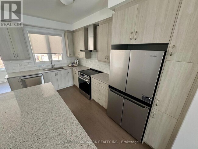 Building Photo - 7 Wisla Ave