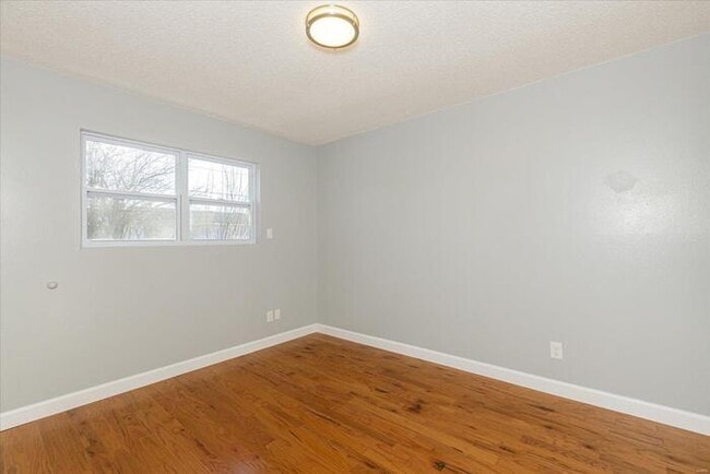 Building Photo - Fantastic 4bd/2ba home! Let yourself in!