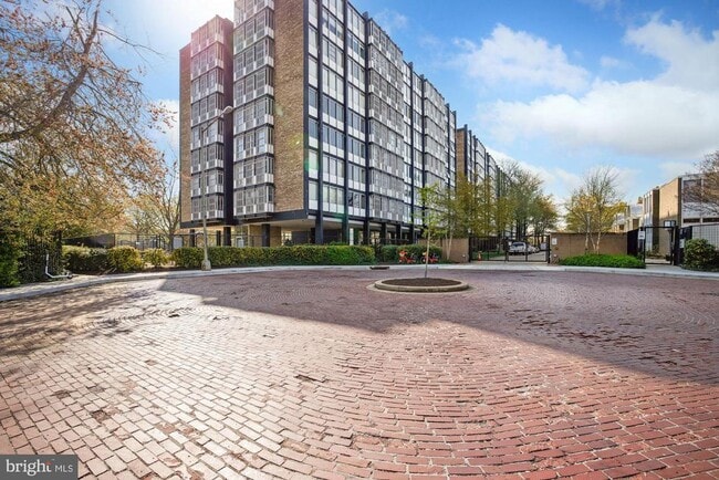 Building Photo - 1301 Delaware Ave SW