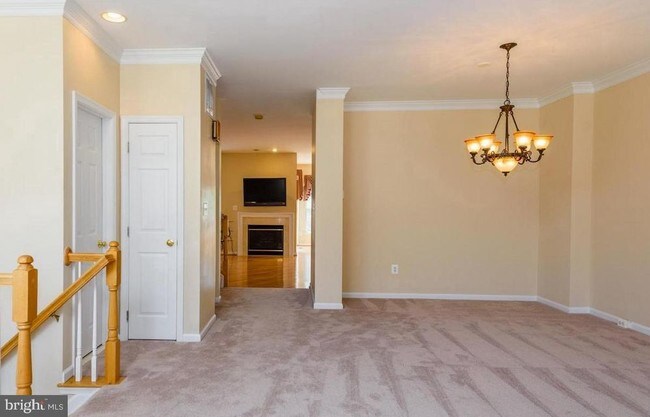 Foto del edificio - 6624 Springirth Terrace