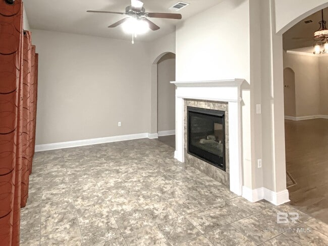 Building Photo - 609 Royal Troon Cir