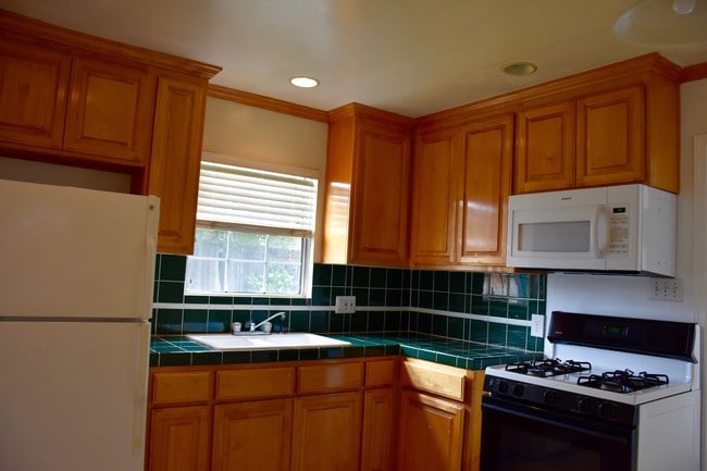 cute kitchen - 3850 Blanche St