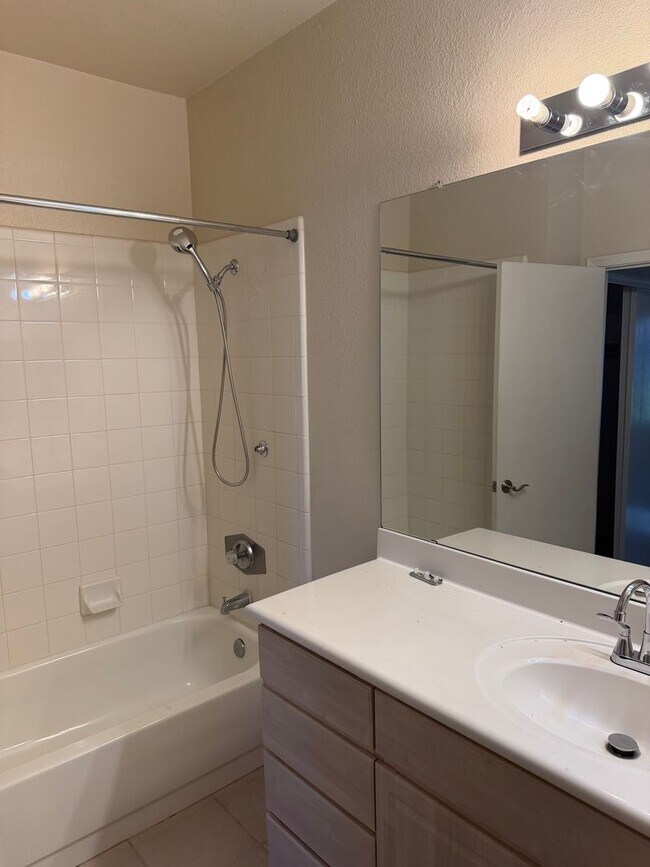 Foto del edificio - 2bd 2 ba Upstairs condo in Scottsdale