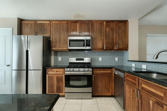 Foto del edificio - 5208 Walnut Grove Ct