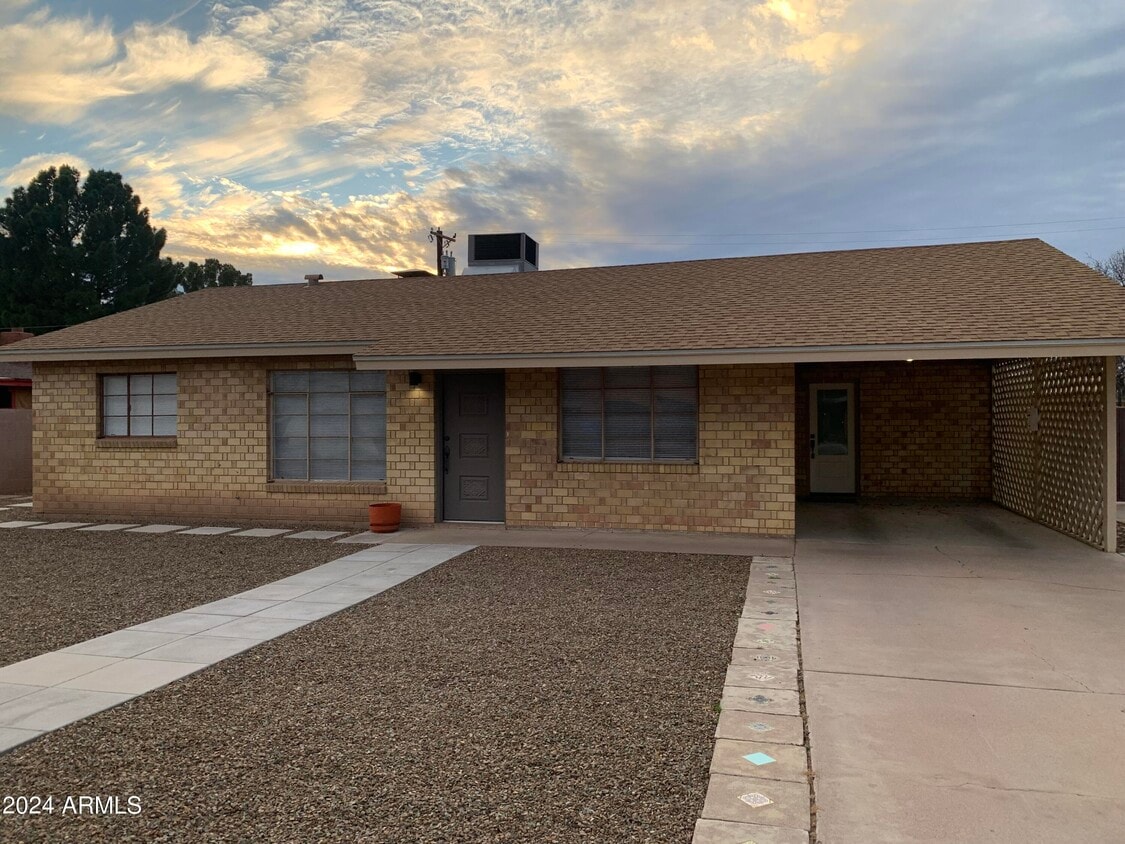 Primary Photo - 7526 N 17th Dr