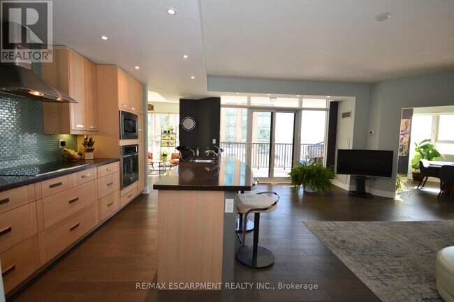 Photo du bâtiment - 399 Elizabeth St