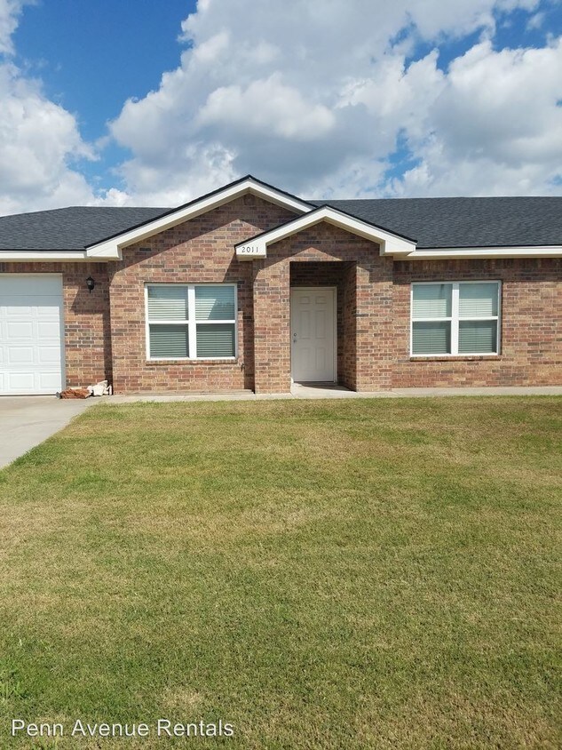 Primary Photo - 2 br, 2 bath House - 2013 Huber