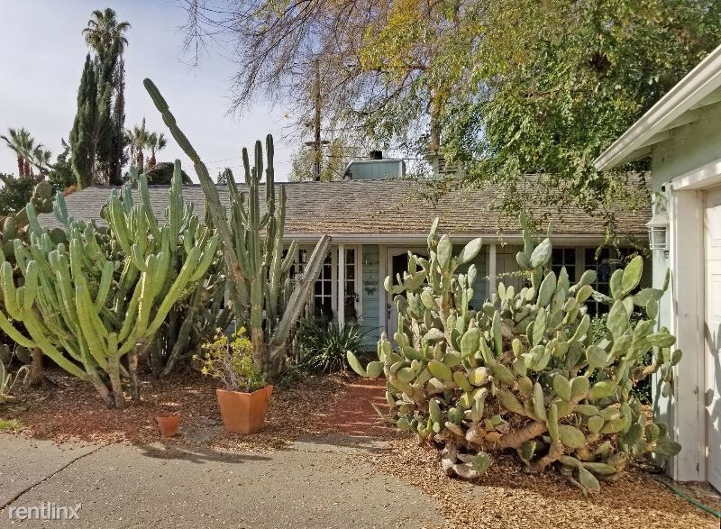 Foto principal - 6859 Louise Ave