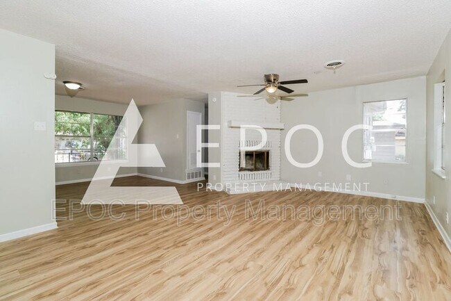 Foto del edificio - 1402 Duvall Dr