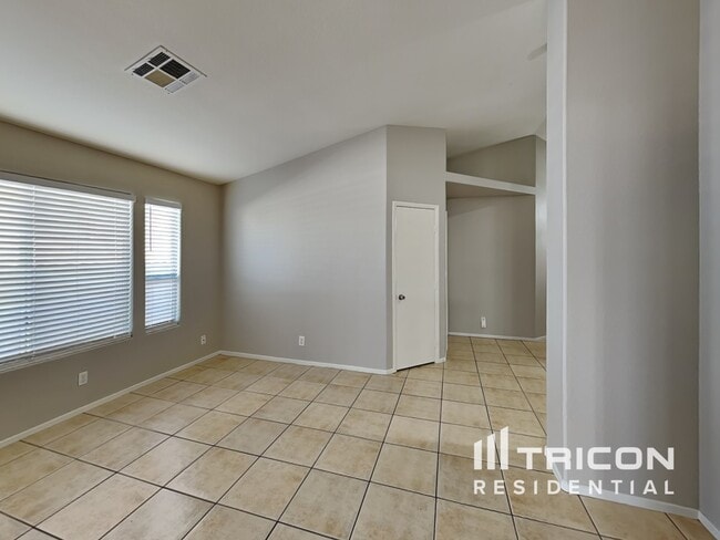 Building Photo - 5749 Grand Entries Dr
