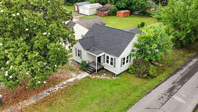 Photo - Available NOW! 3 Bedroom, 2.5 Bathroom Home for Rent!