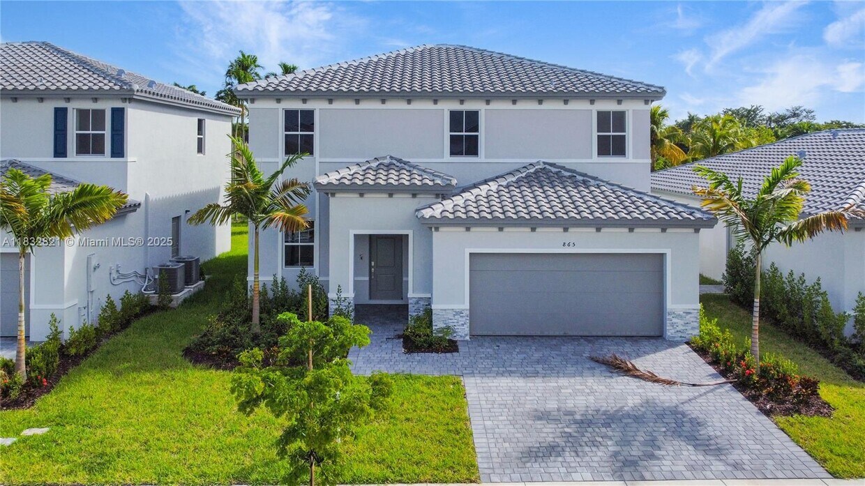 Foto principal - 865 SE 26th Rd