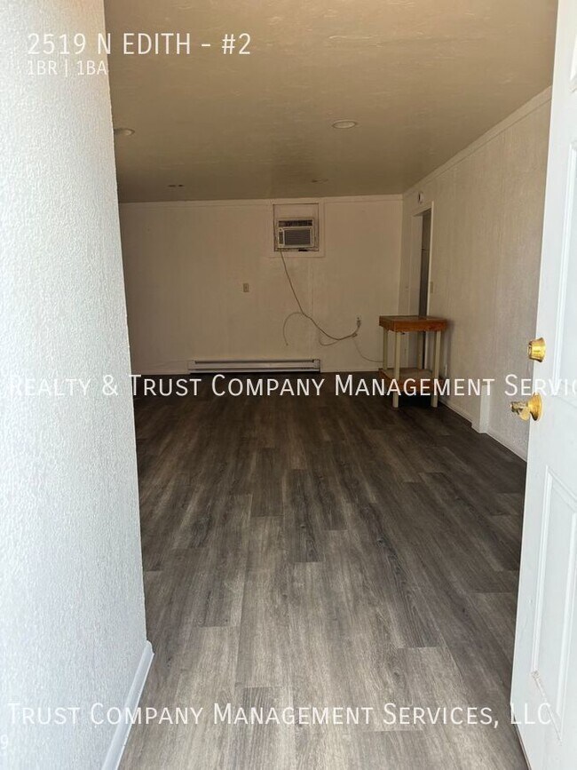 Building Photo - Welcome to this charming 1 bedroom, 1 bath...